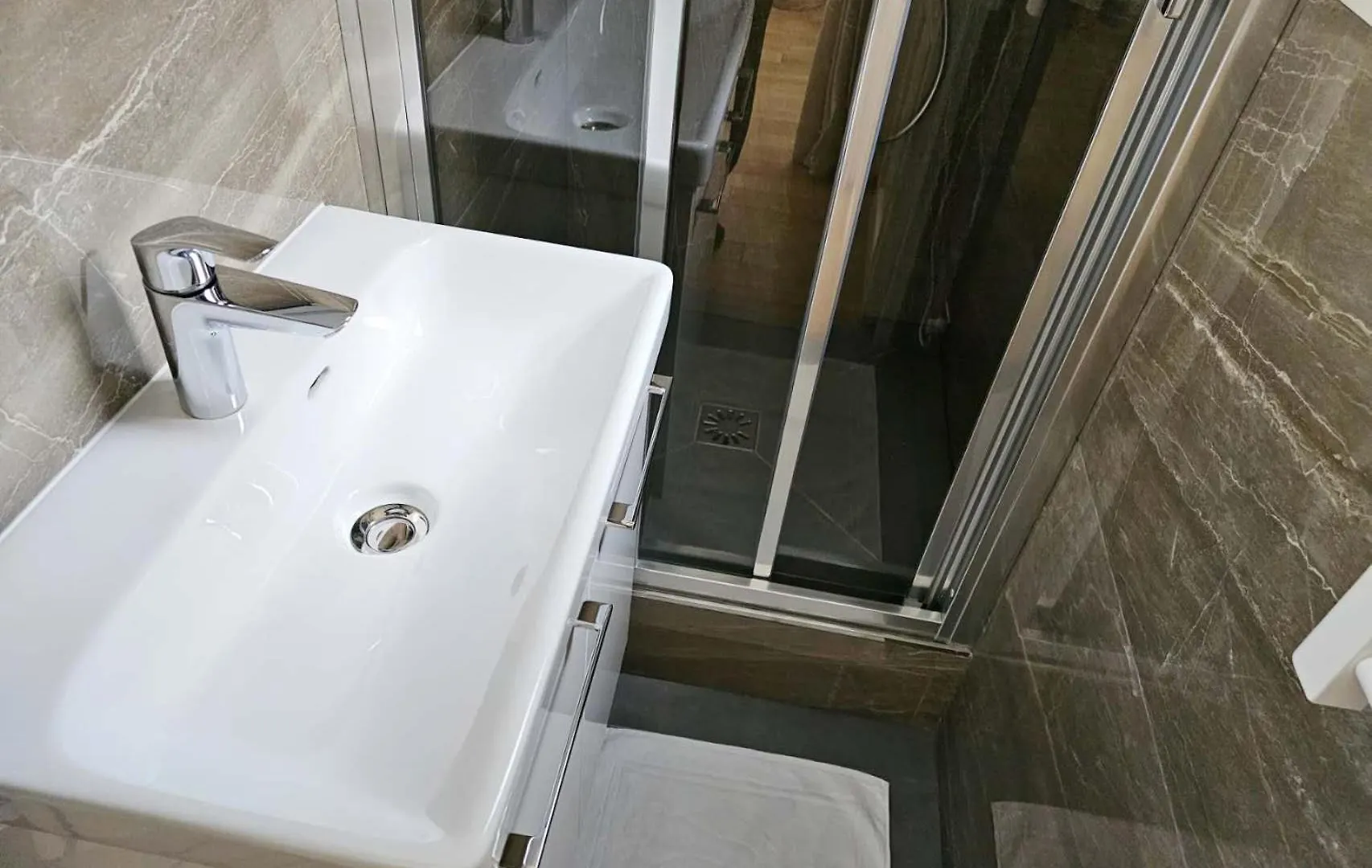 Apartment Appart Porte Saint Cloud Proche Tour Eiffel Paris