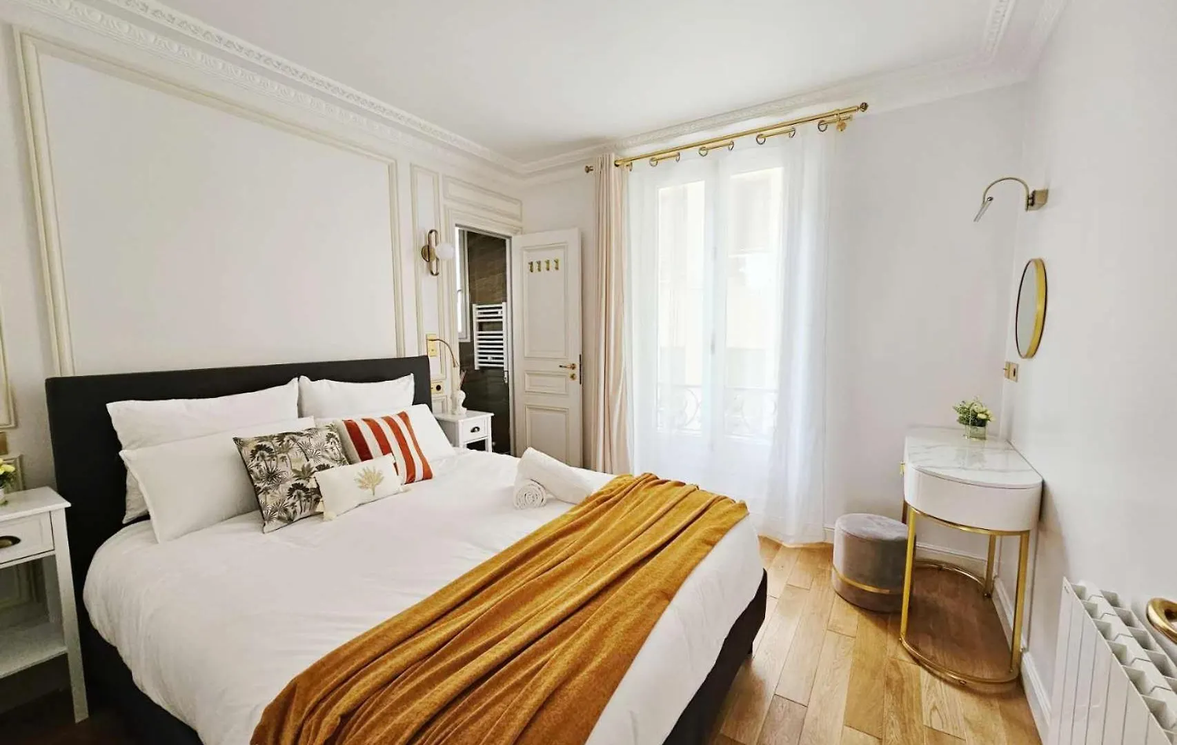 Appart Porte Saint Cloud Proche Tour Eiffel Paris Apartment